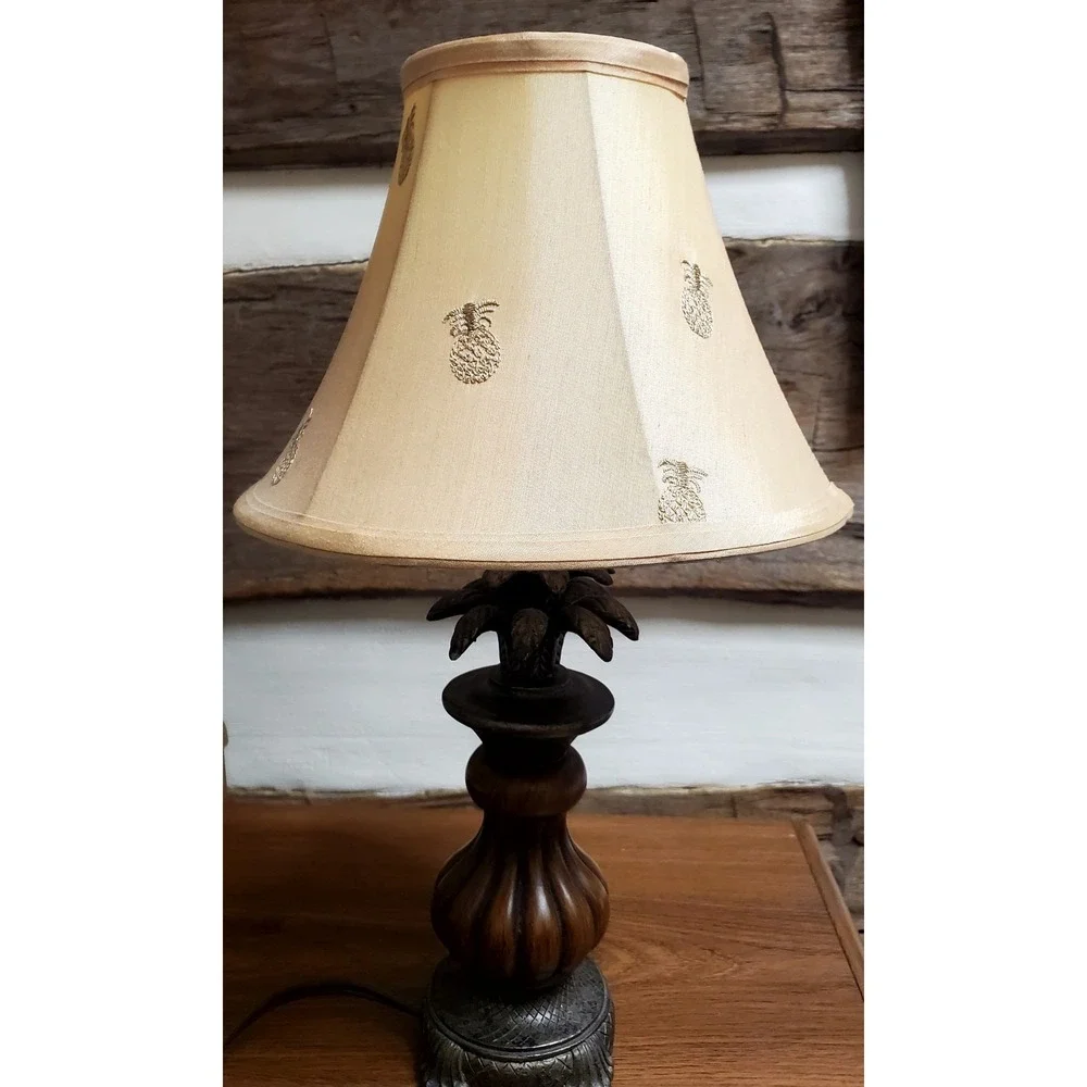 Classic Pineapple Table Lamp - Neutral Shade, Tropical Decor